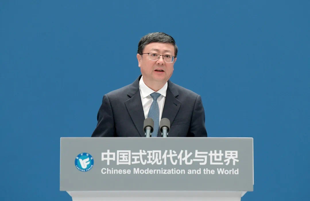 “中国式现代化与世界”蓝厅论坛在上海举行