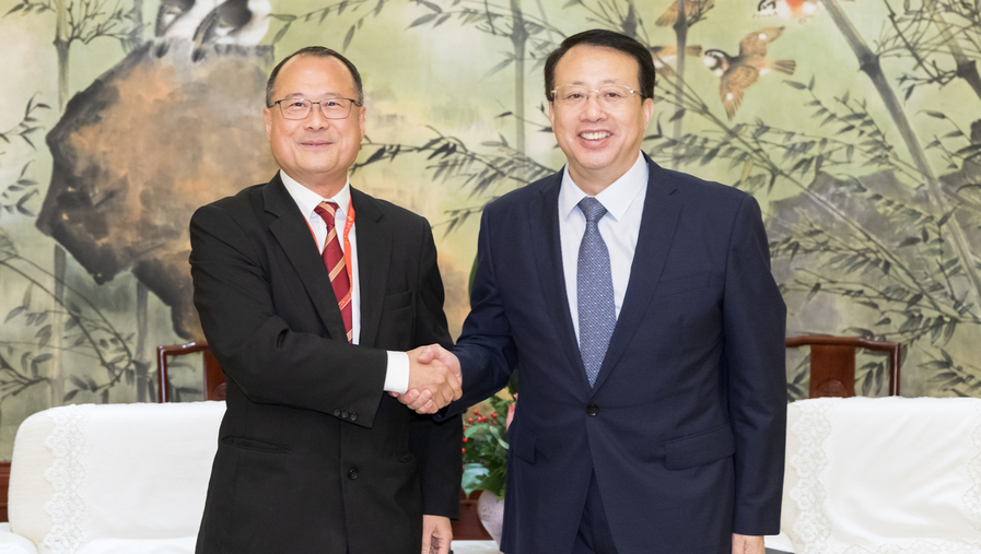 上海市长会见香港中华总商会会长，为上海和香港企业架设“彩虹桥”“连心桥”
