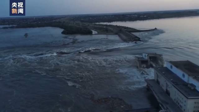 卡霍夫卡水电站被毁（来源：央视新闻截图）