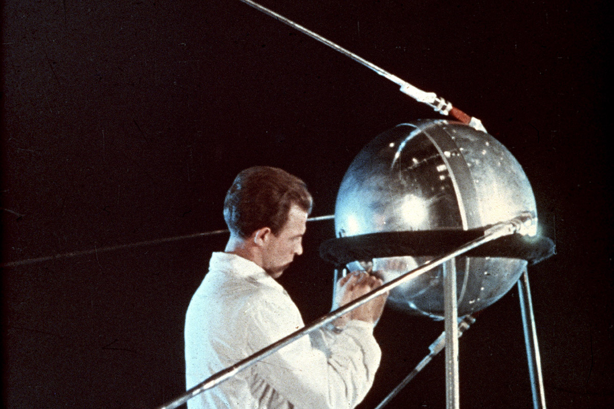 苏联发射的第一颗人造地球卫星斯普特尼克一号