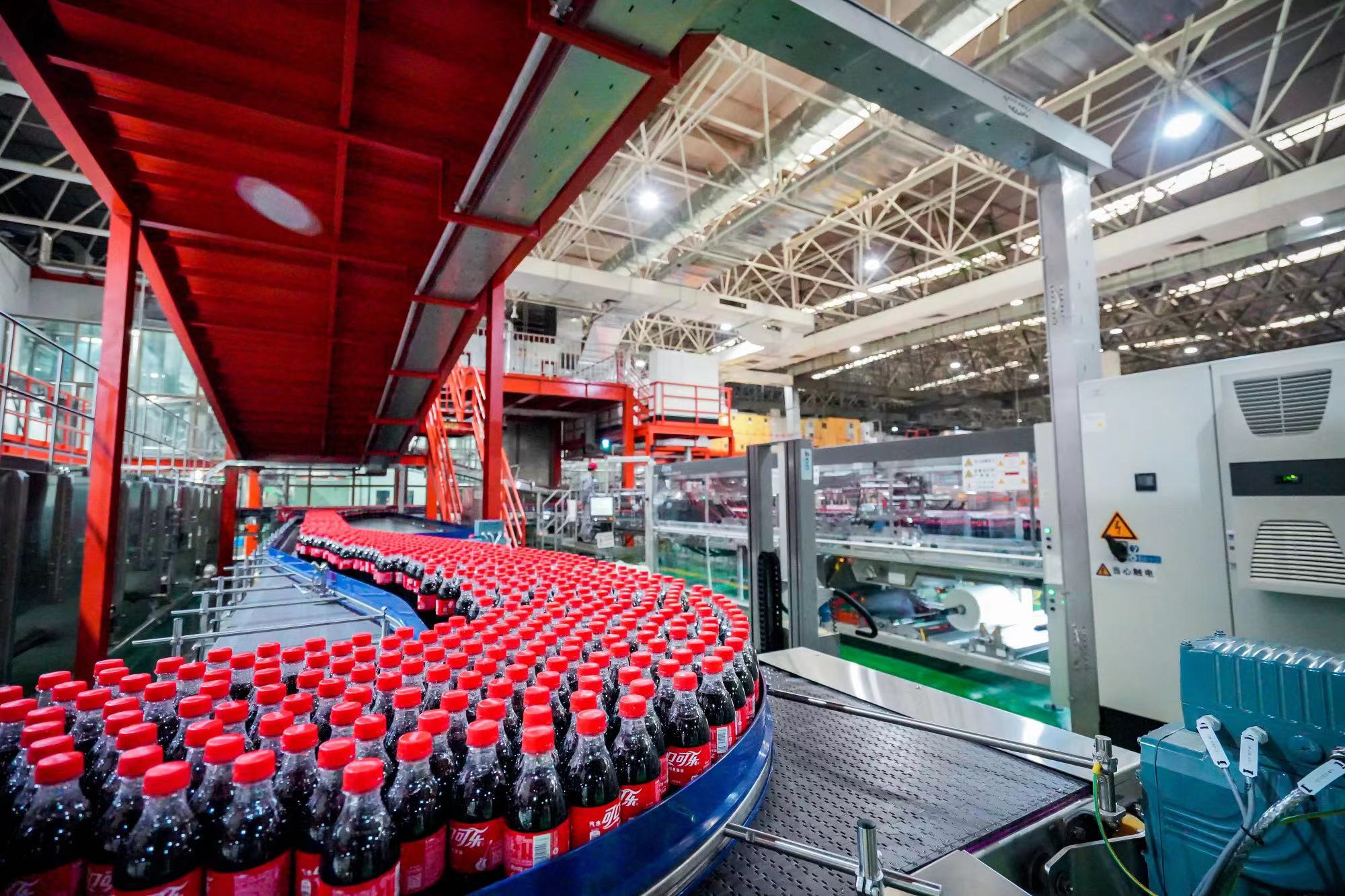 5月，浙江太古可口可乐在杭州下沙工厂新建的PET汽水高速生产线正式投产
