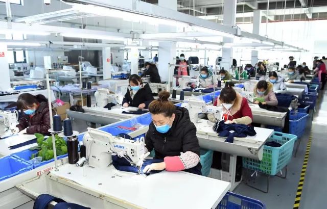 在佛山，大大小小的服装工厂超过5000家。（受访者供图）