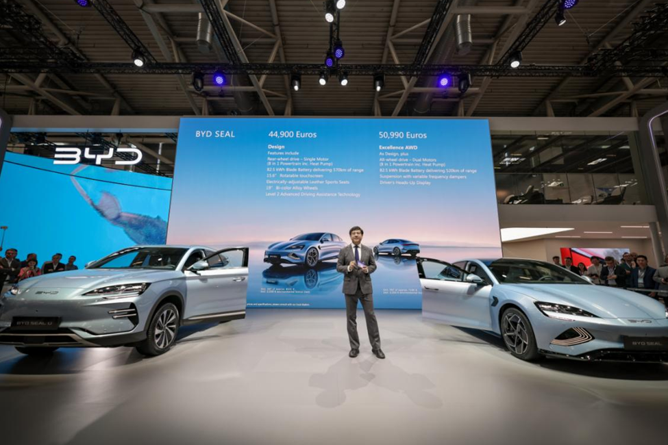 比亚迪欧洲汽车销售事业部总经理舒酉星宣布海豹正式在欧洲上市