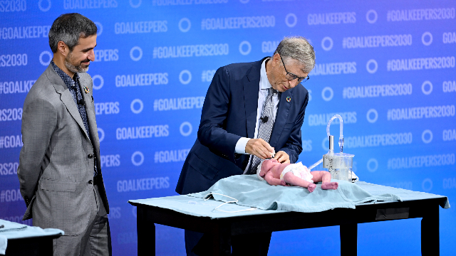 今年升级当外公的比尔·盖茨，呼吁提升母婴安全和健康