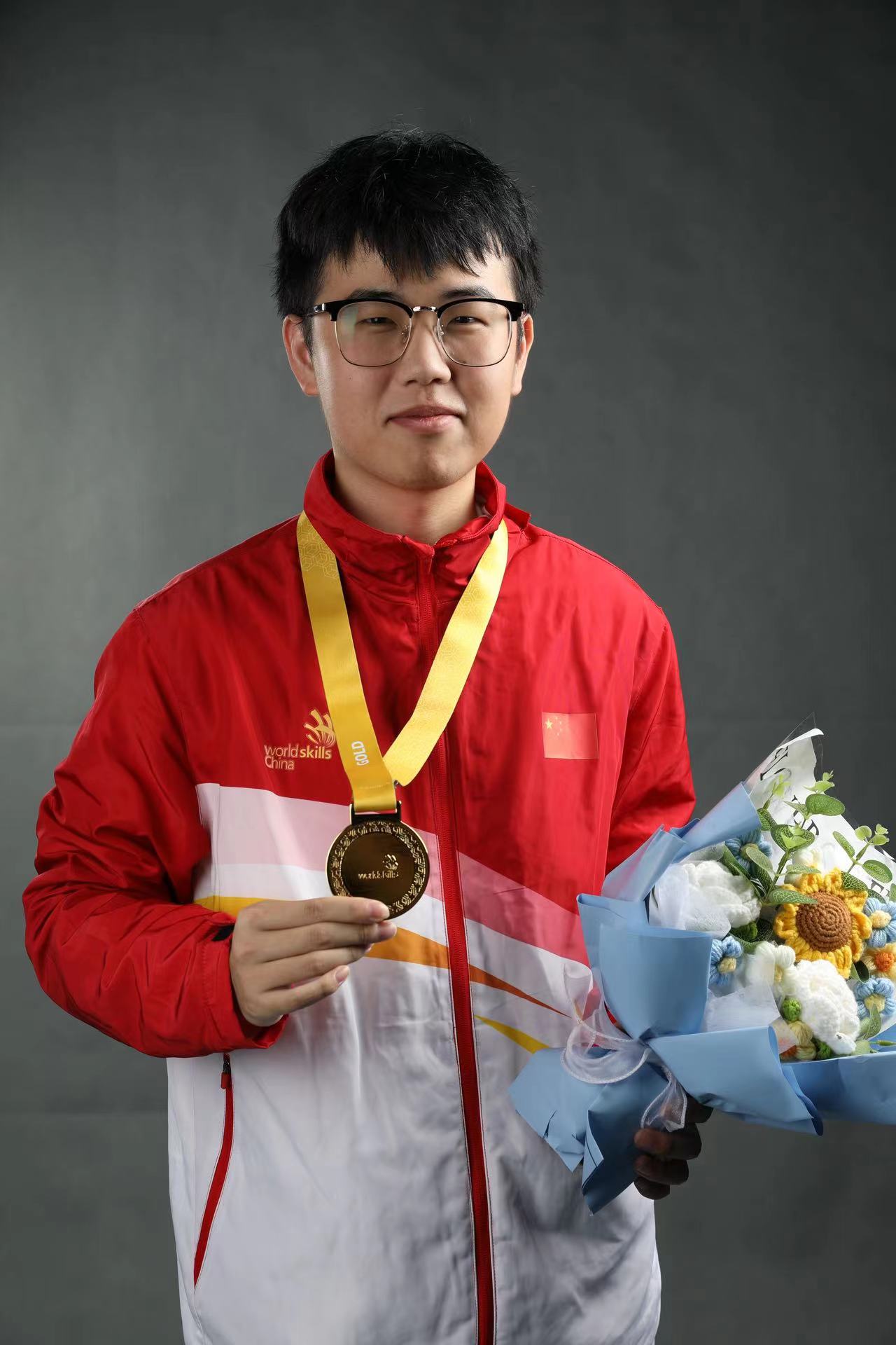 陈新源获得世界技能大赛云计算项目金牌