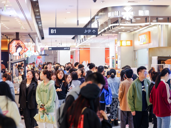 假日经济｜“御寒神器”雪地靴销售额同比增643%，零售商争夺会员店市场