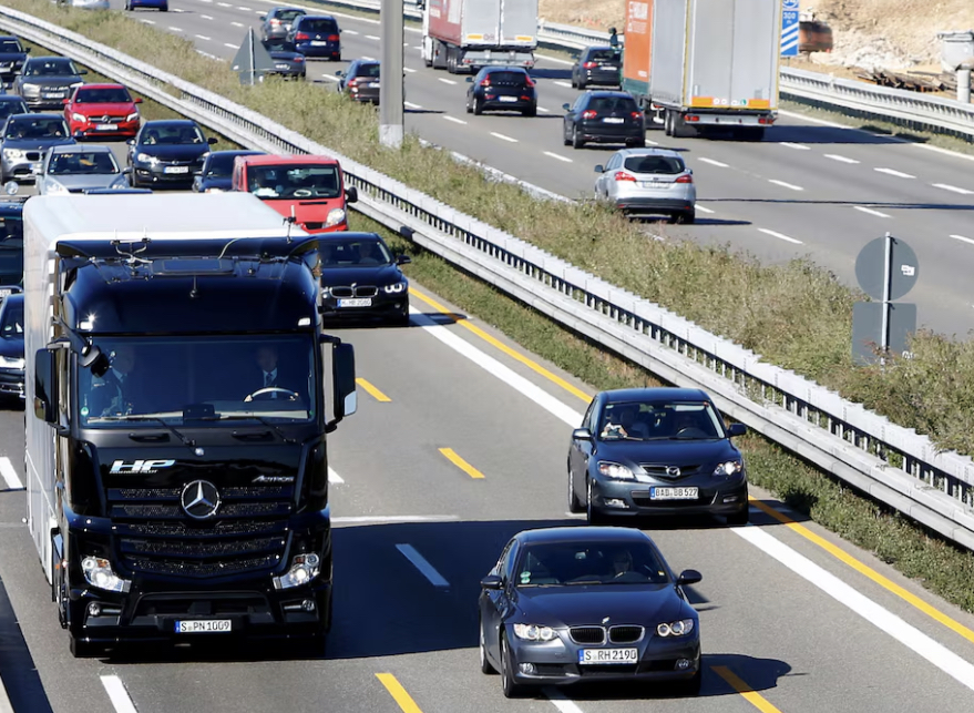 中德推动自动驾驶合作 跨境汽车数据传输有望更便利